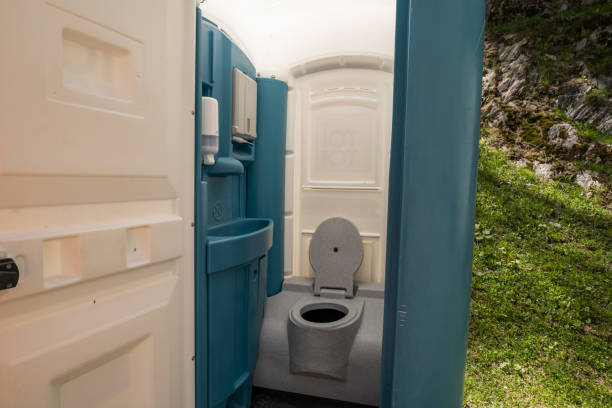 Portable Toilet Options We Offer in Muscatine, IA