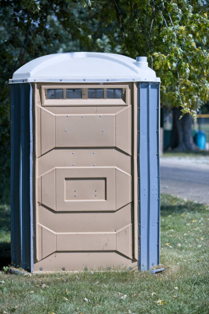 Best Construction site porta potty rental  in Muscatine, IA